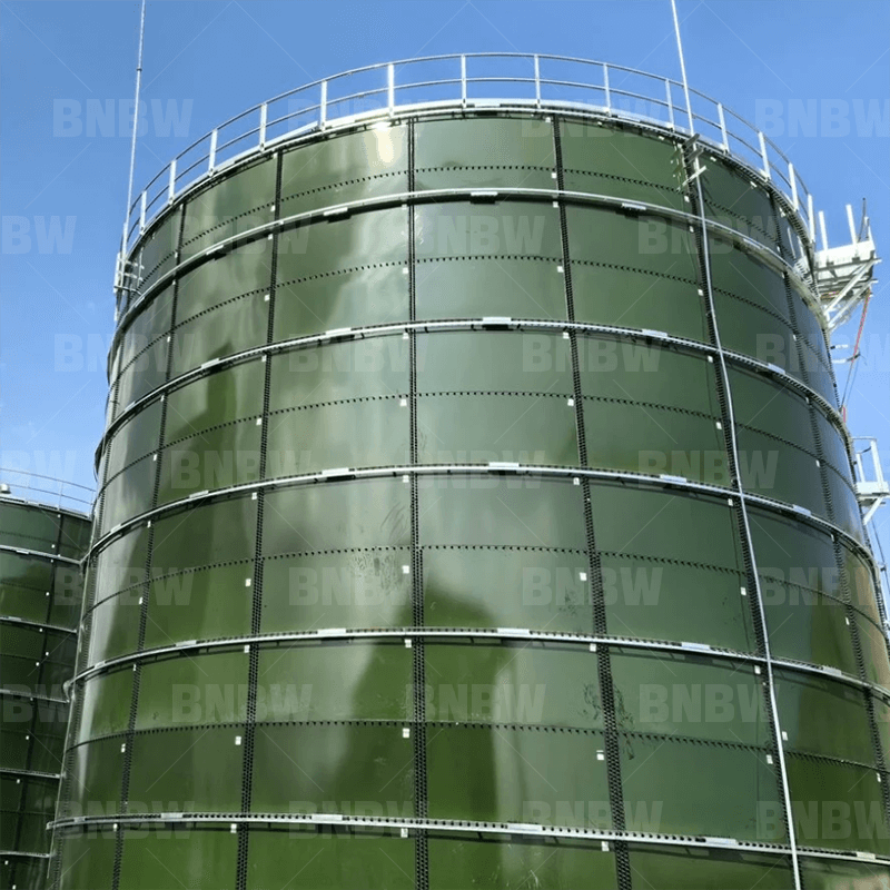 GLASS-LINED-STEEL TANK WITH TOP MOUNTED GAS HOLDER FOR BIOGAS AND WASTE WATER USAGE